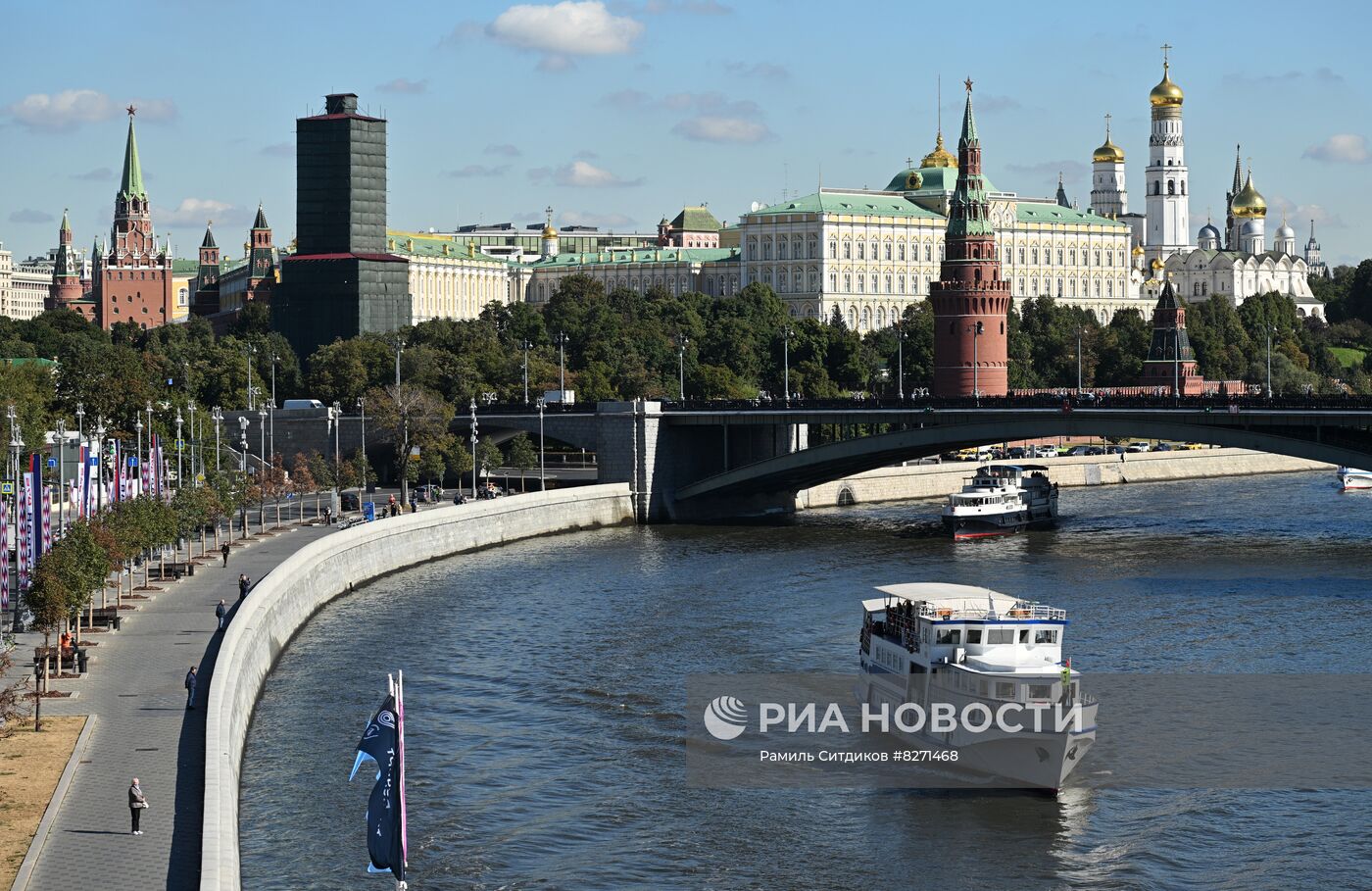 Парад судов на Москве-реке