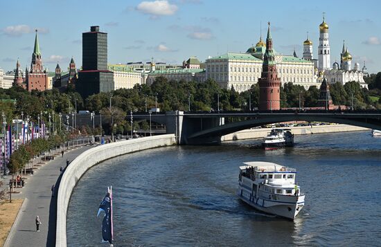 Парад судов на Москве-реке