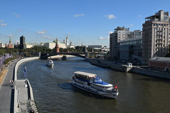 Парад судов на Москве-реке