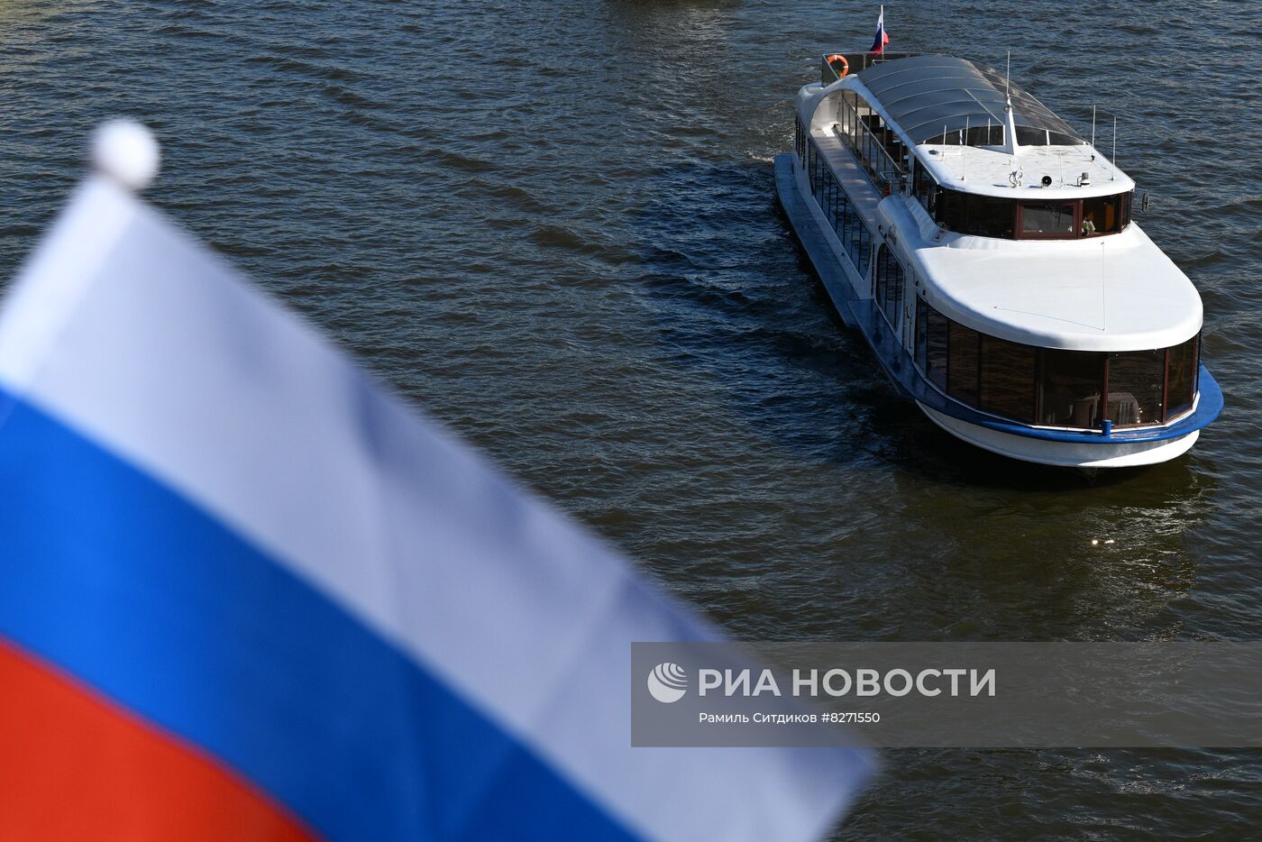 Парад судов на Москве-реке