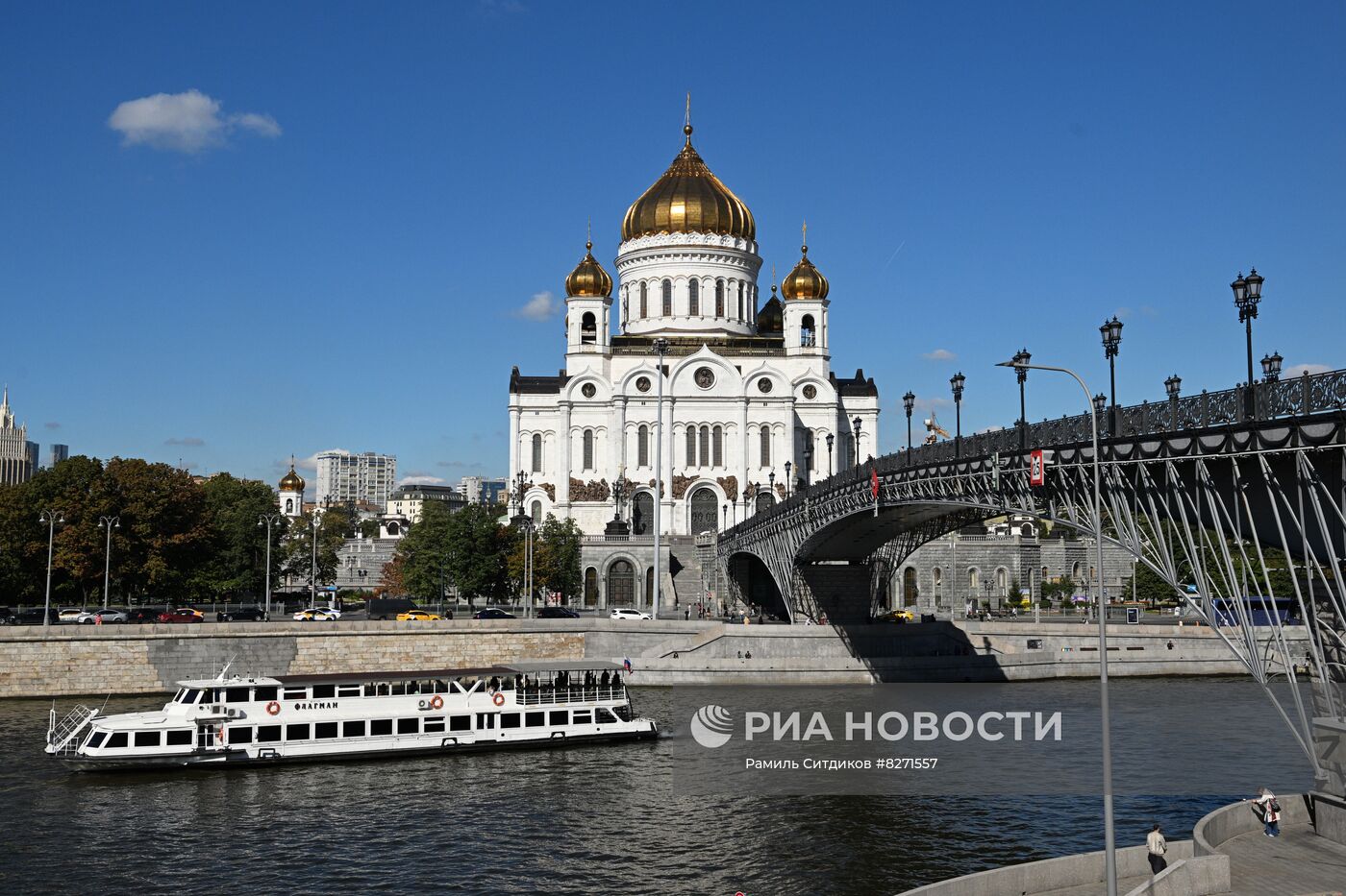 Парад судов на Москве-реке