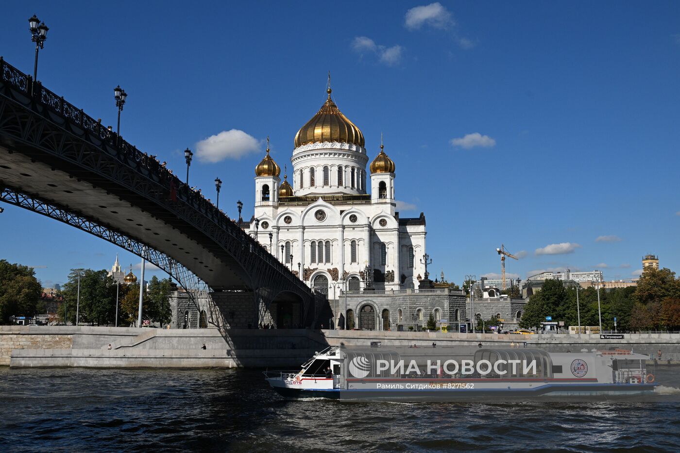 Парад судов на Москве-реке