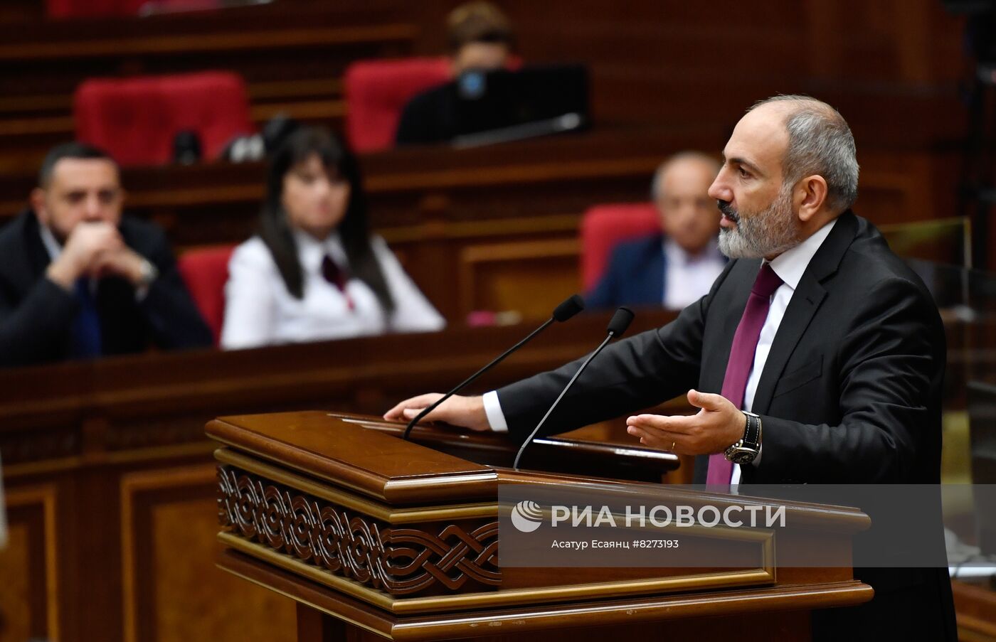 Выступление Н. Пашиняна перед парламентом в Армении