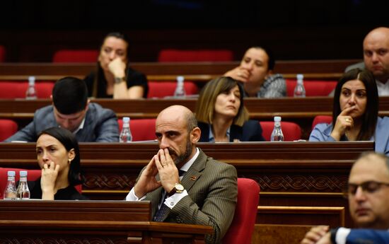 Выступление Н. Пашиняна перед парламентом в Армении