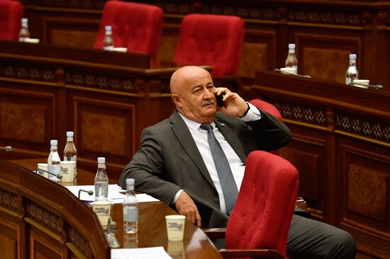 Выступление Н. Пашиняна перед парламентом в Армении