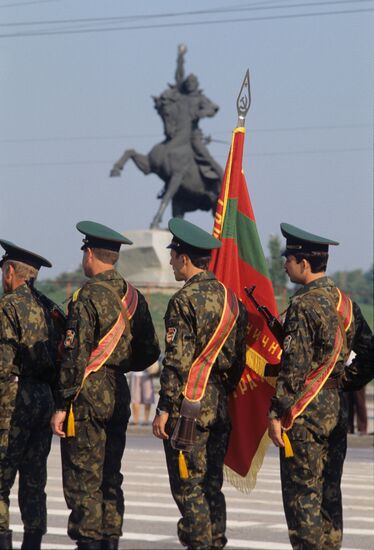 Военный парад в Тирасполе
