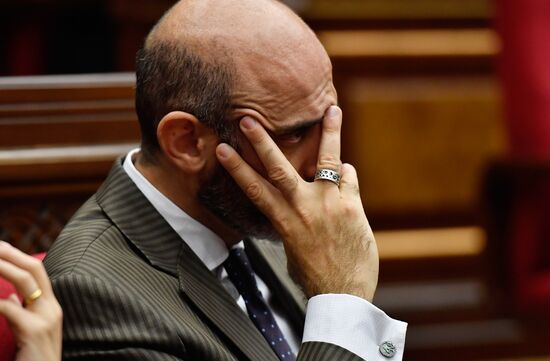 Выступление Н. Пашиняна перед парламентом в Армении