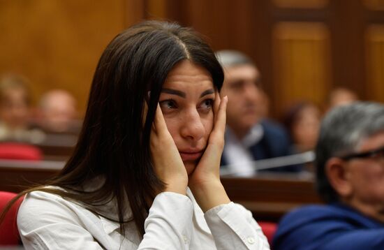 Выступление Н. Пашиняна перед парламентом в Армении