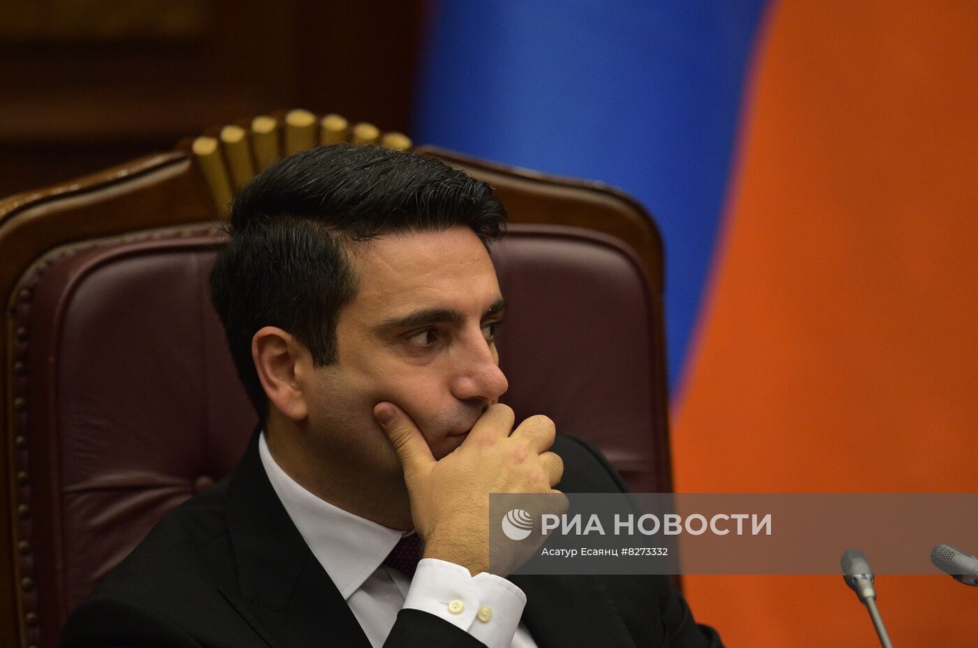 Выступление Н. Пашиняна перед парламентом в Армении
