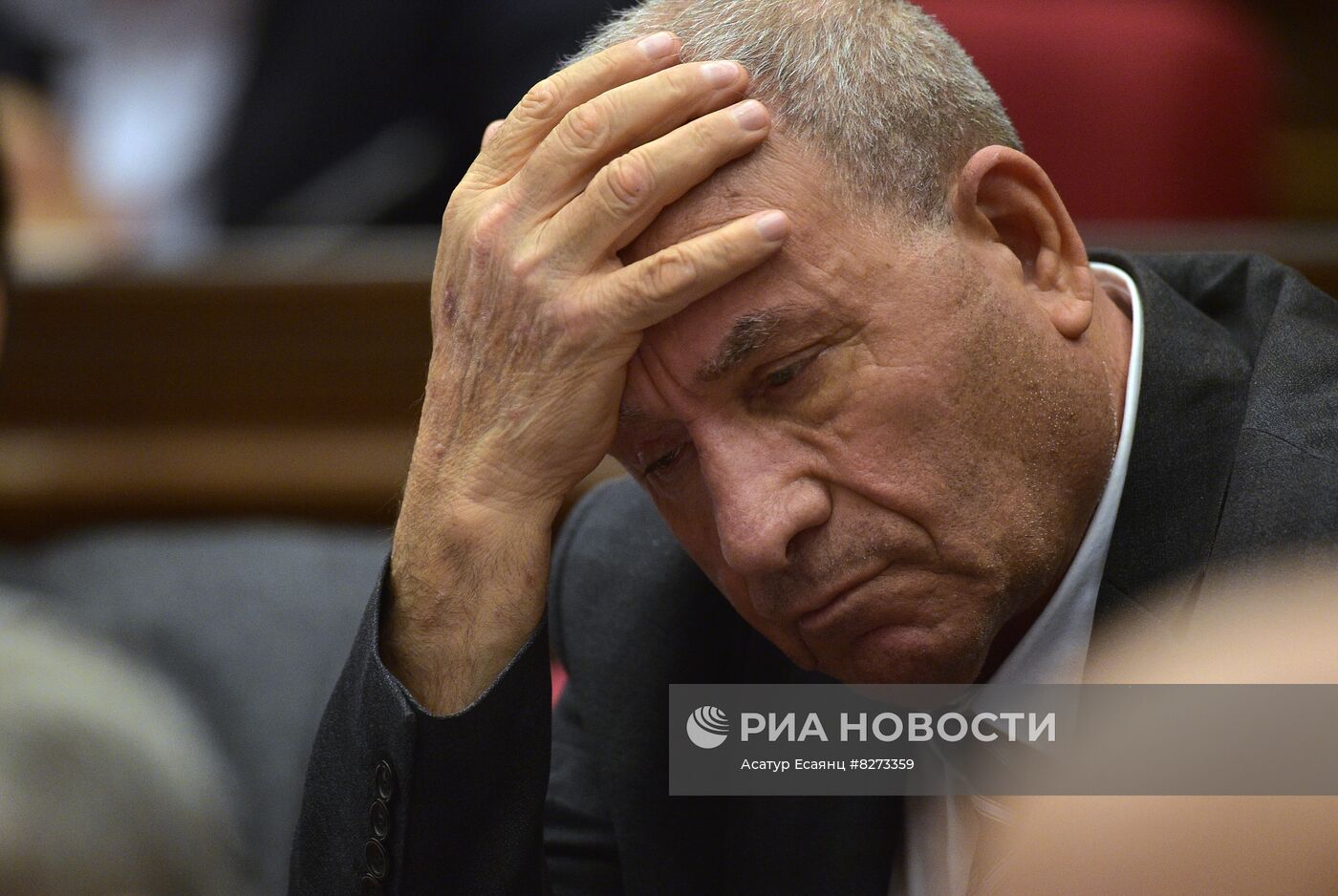 Выступление Н. Пашиняна перед парламентом в Армении