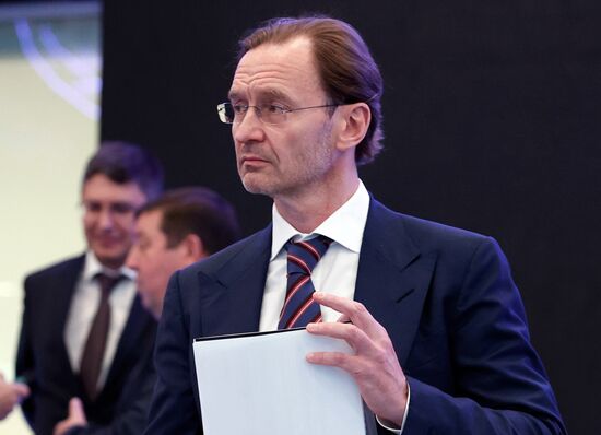 Премьер-министр РФ М. Мишустин провел стратегическую сессию по импортозамещению ПО в отраслях