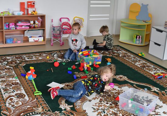 Открытие восстановленного тульскими строителями детсада в Мариуполе