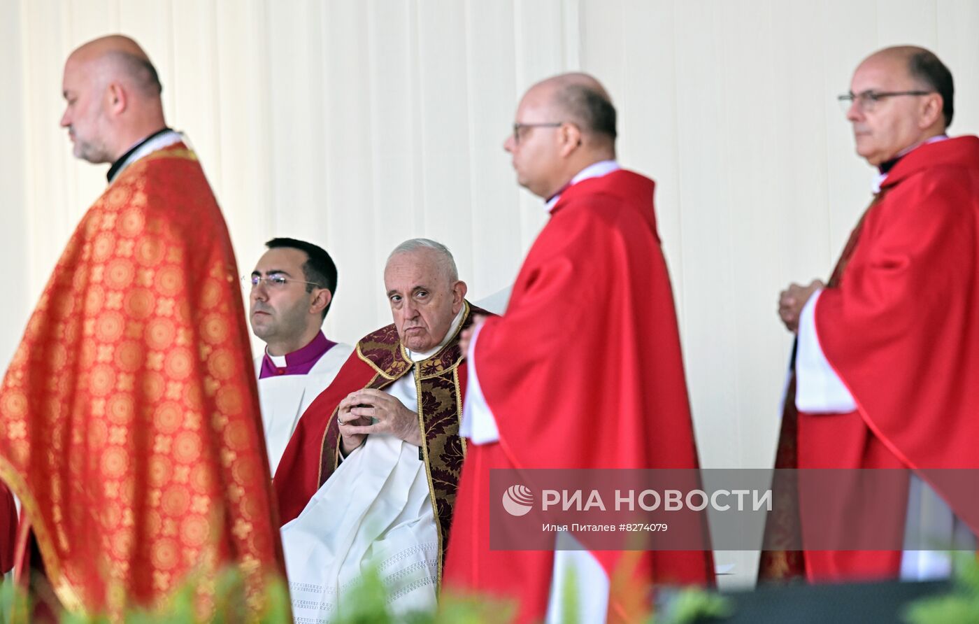 Папа Римский Франциск провел мессу в ходе визита в Казахстан