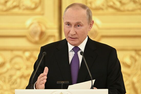Президент РФ В. Путин принял участие в мероприятии к 100-летию Госсанэпидслужбы