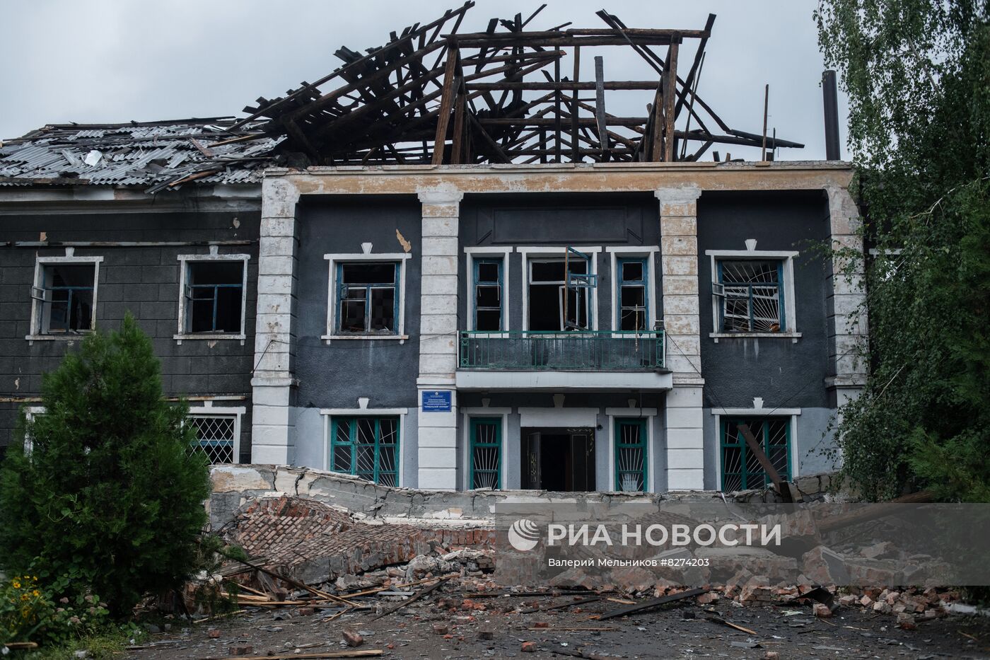 Последствия обстрела города Перевальск в ЛНР