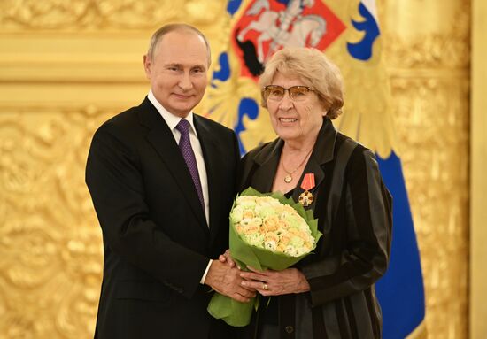 Президент РФ В. Путин принял участие в мероприятии к 100-летию Госсанэпидслужбы