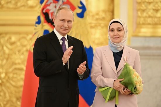 Президент РФ В. Путин принял участие в мероприятии к 100-летию Госсанэпидслужбы