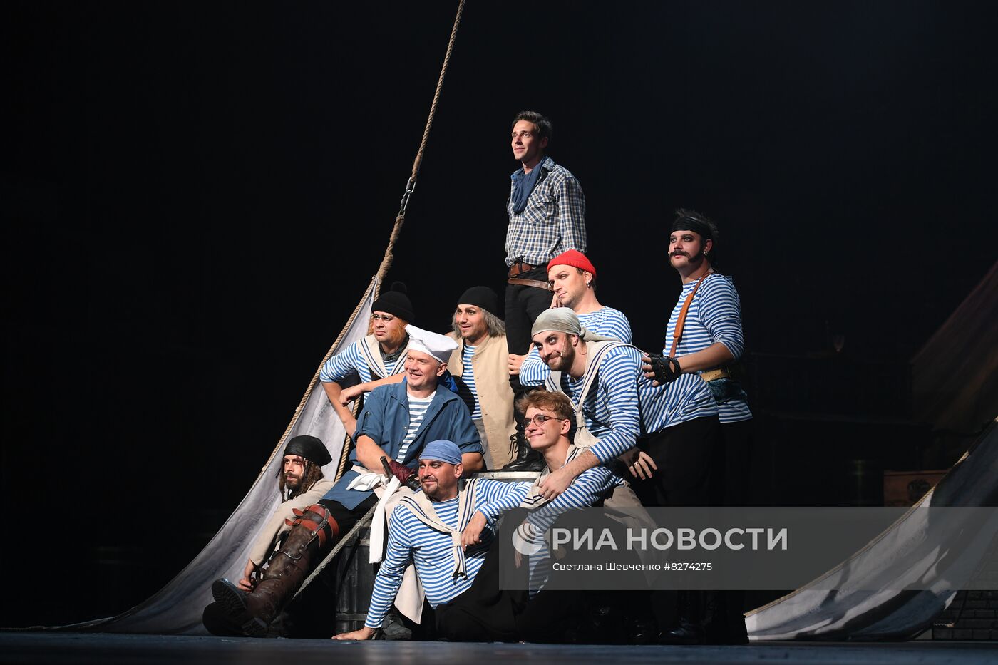 Показ рок-баллады "Остров сокровищ" в РАМТ