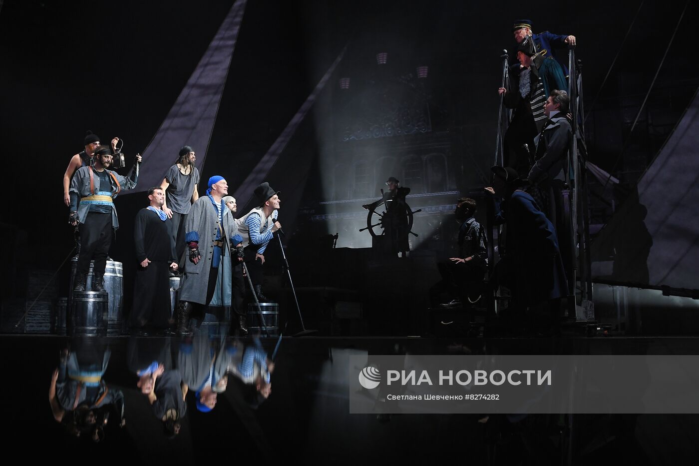 Показ рок-баллады "Остров сокровищ" в РАМТ