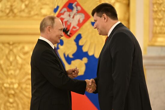 Президент РФ В. Путин принял участие в мероприятии к 100-летию Госсанэпидслужбы