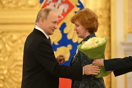 Президент РФ В. Путин принял участие в мероприятии к 100-летию Госсанэпидслужбы