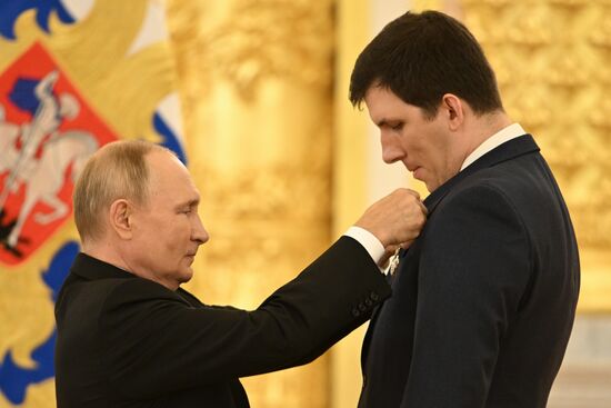 Президент РФ В. Путин принял участие в мероприятии к 100-летию Госсанэпидслужбы