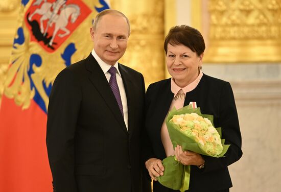 Президент РФ В. Путин принял участие в мероприятии к 100-летию Госсанэпидслужбы