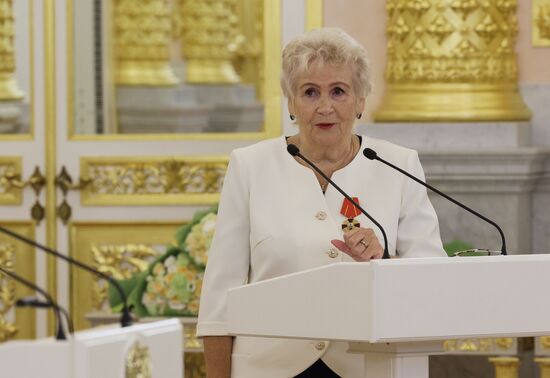 Президент РФ В. Путин принял участие в мероприятии к 100-летию Госсанэпидслужбы