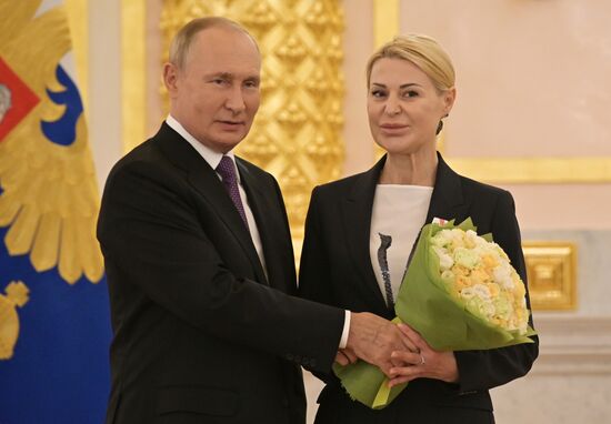 Президент РФ В. Путин принял участие в мероприятии к 100-летию Госсанэпидслужбы