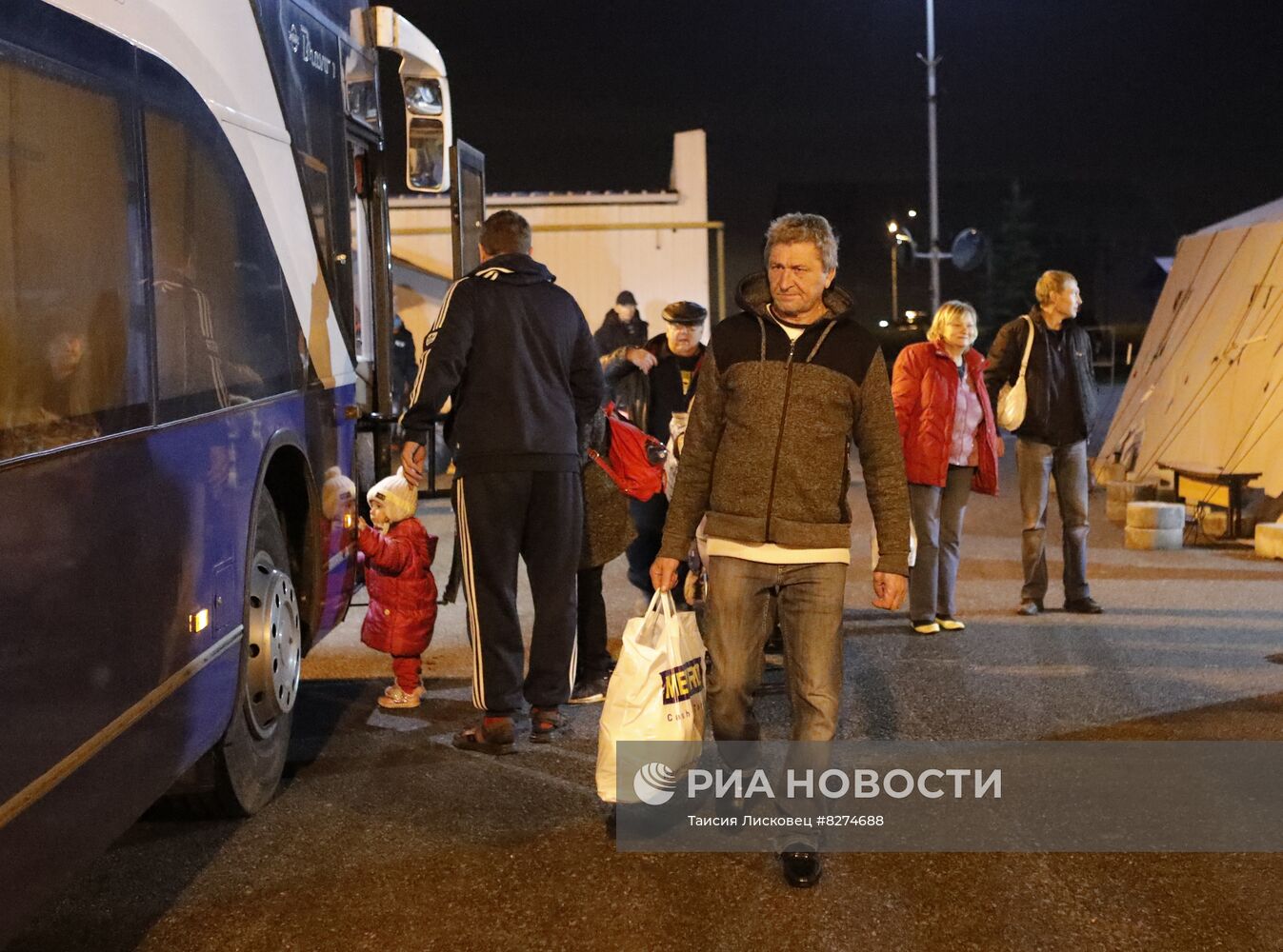 Более тысячи беженцев отправили из Белгородской области в другие регионы страны