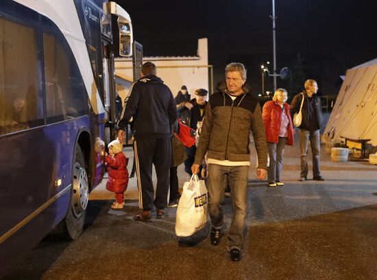 Более тысячи беженцев отправили из Белгородской области в другие регионы страны