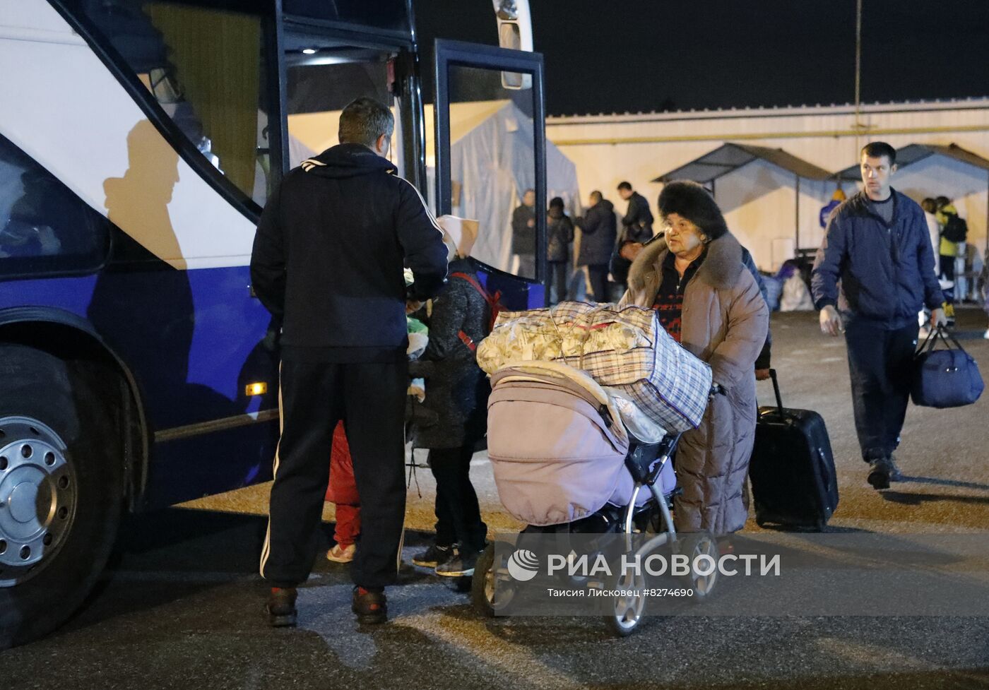 Более тысячи беженцев отправили из Белгородской области в другие регионы страны