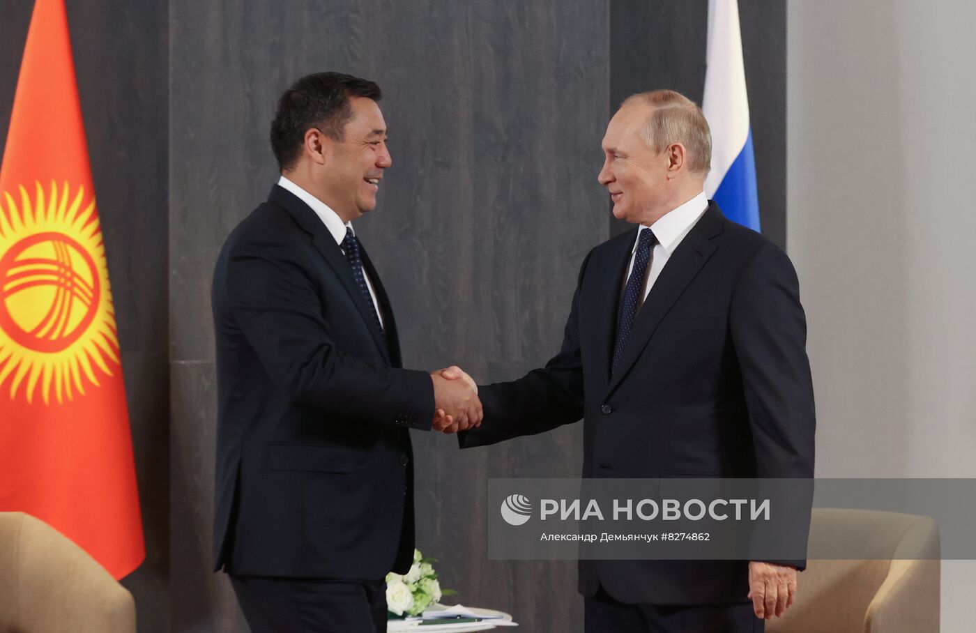 Президент РФ В. Путин провел встречи на полях саммита ШОС