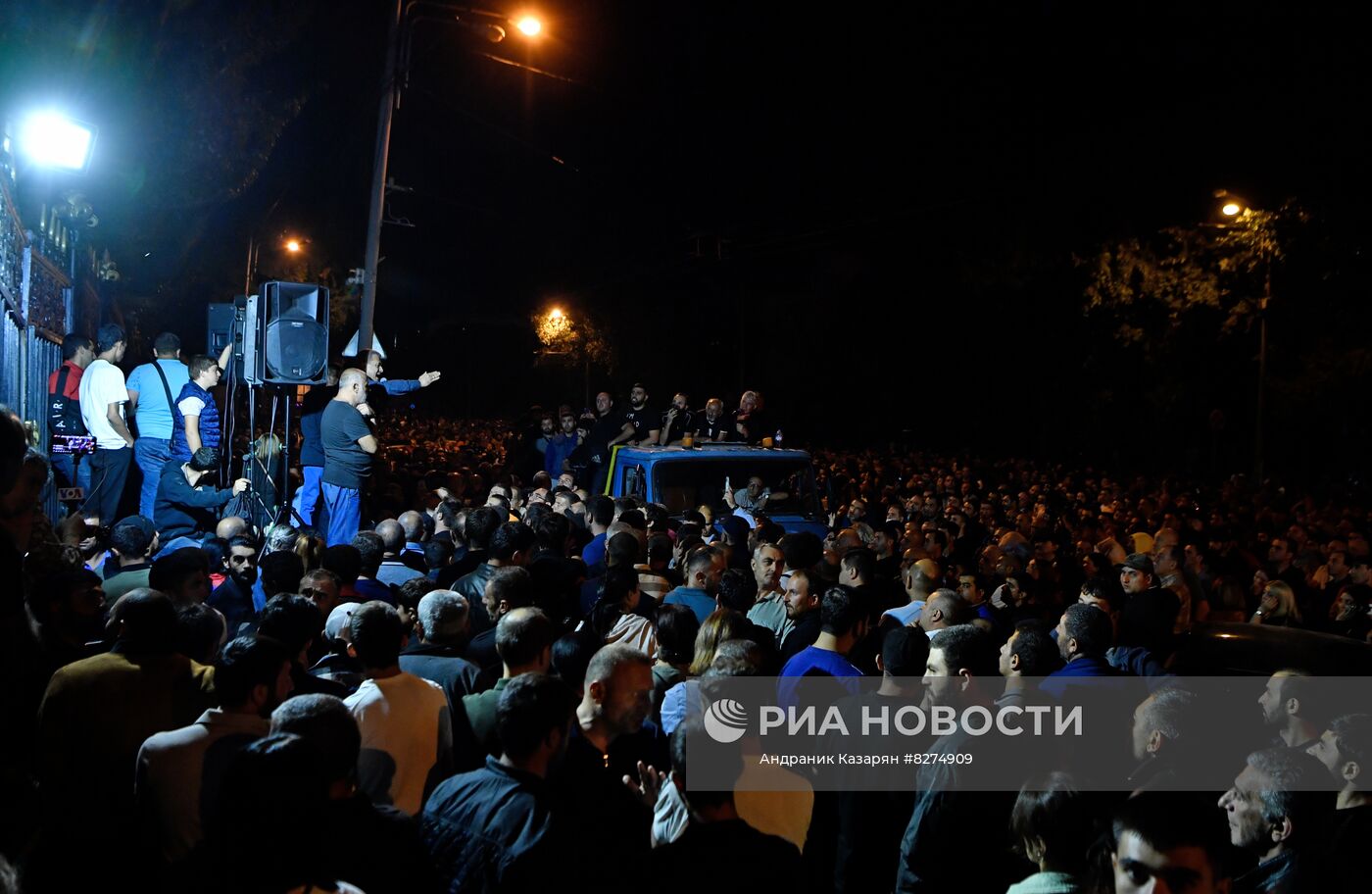 Акция протеста у здания правительства Армении в Ереване
