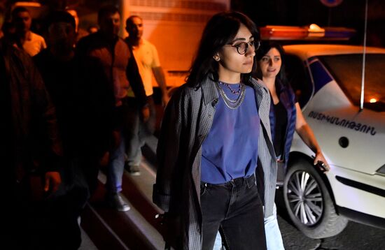 Акция протеста у здания правительства Армении в Ереване