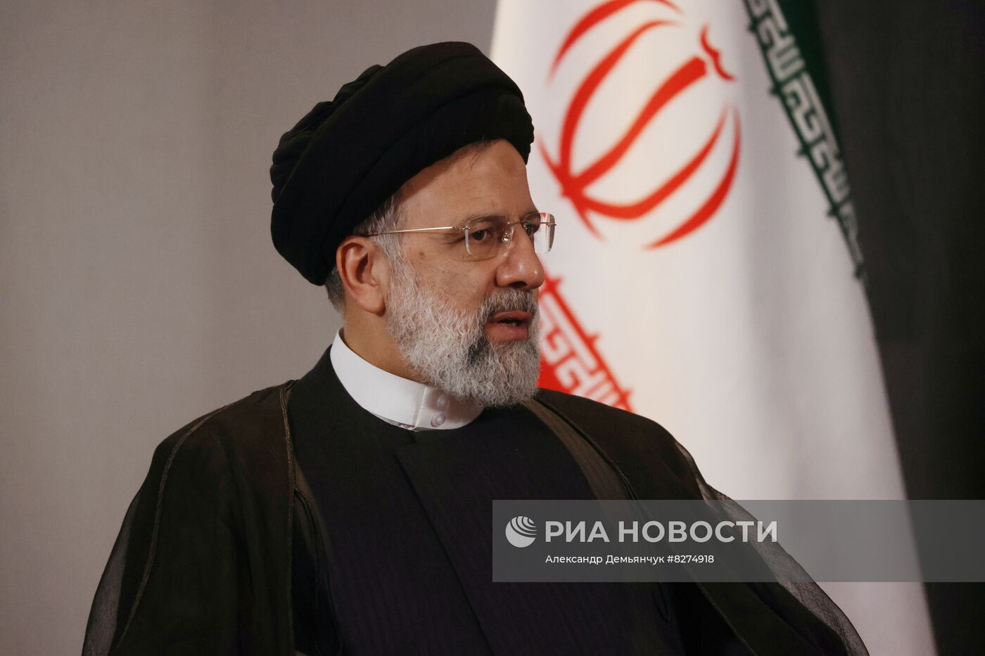 Президент РФ В. Путин провел встречи на полях саммита ШОС