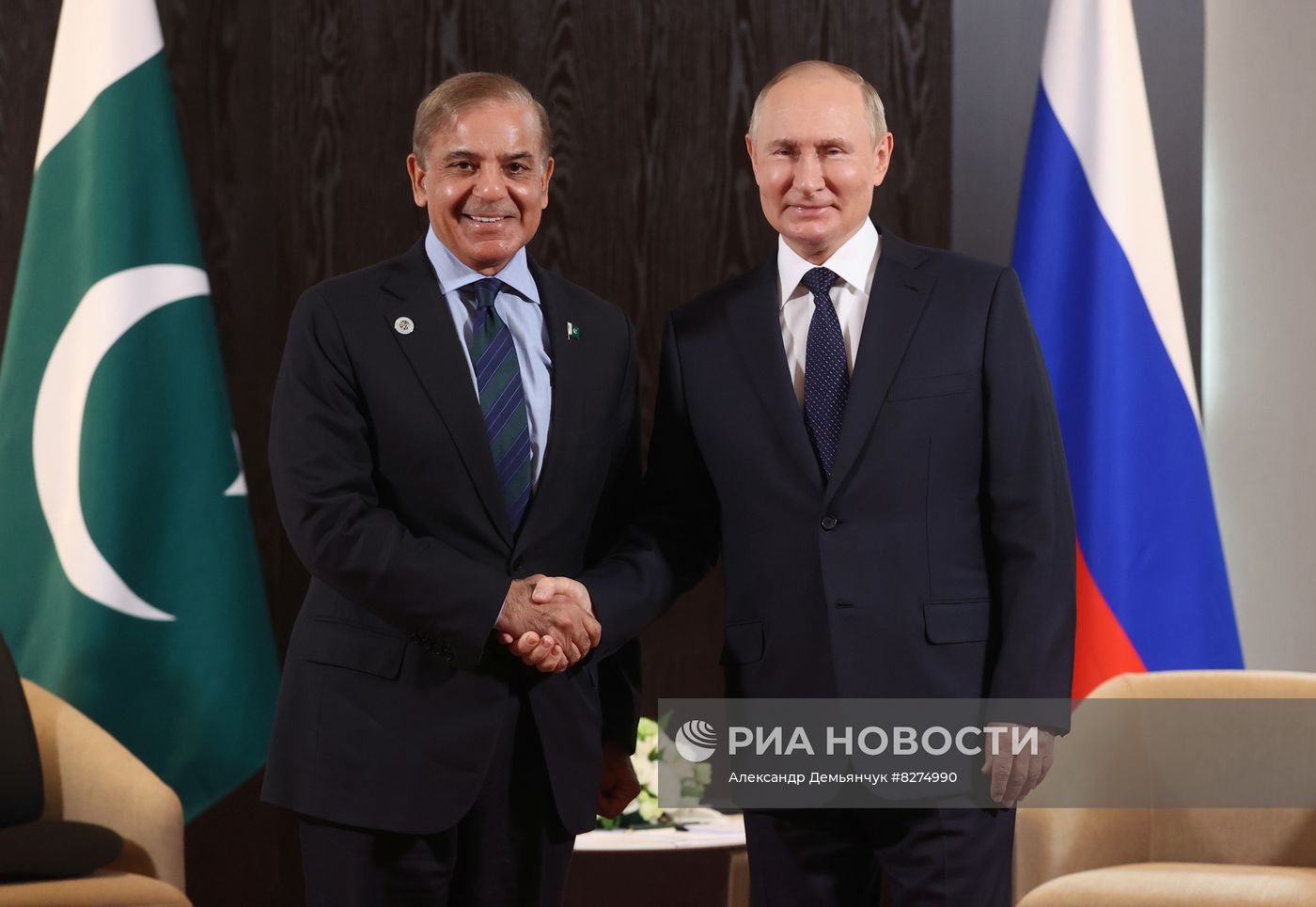 Президент РФ В. Путин провел встречи на полях саммита ШОС