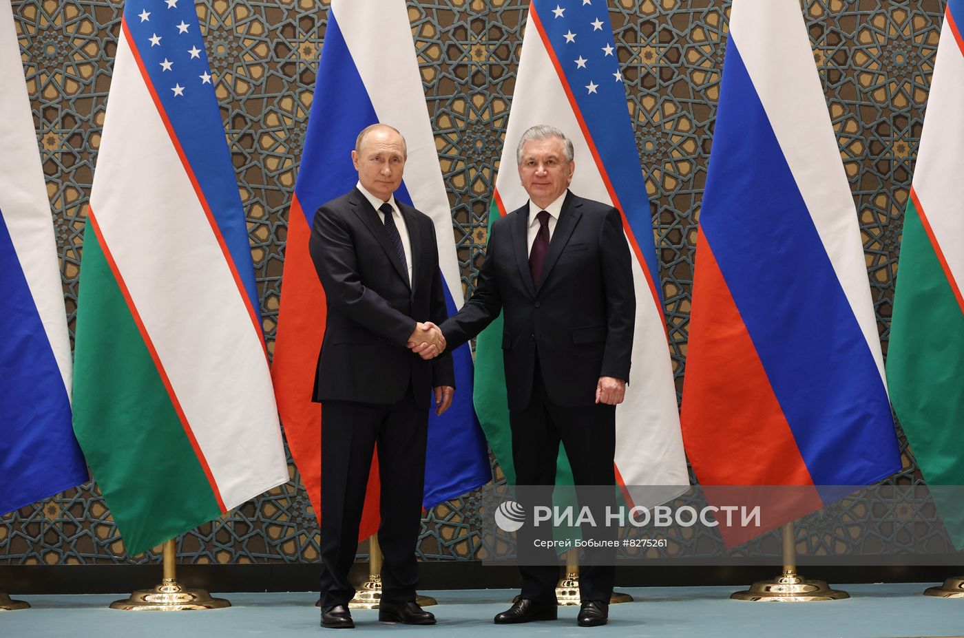 Президент РФ В. Путин провел встречи на полях саммита ШОС