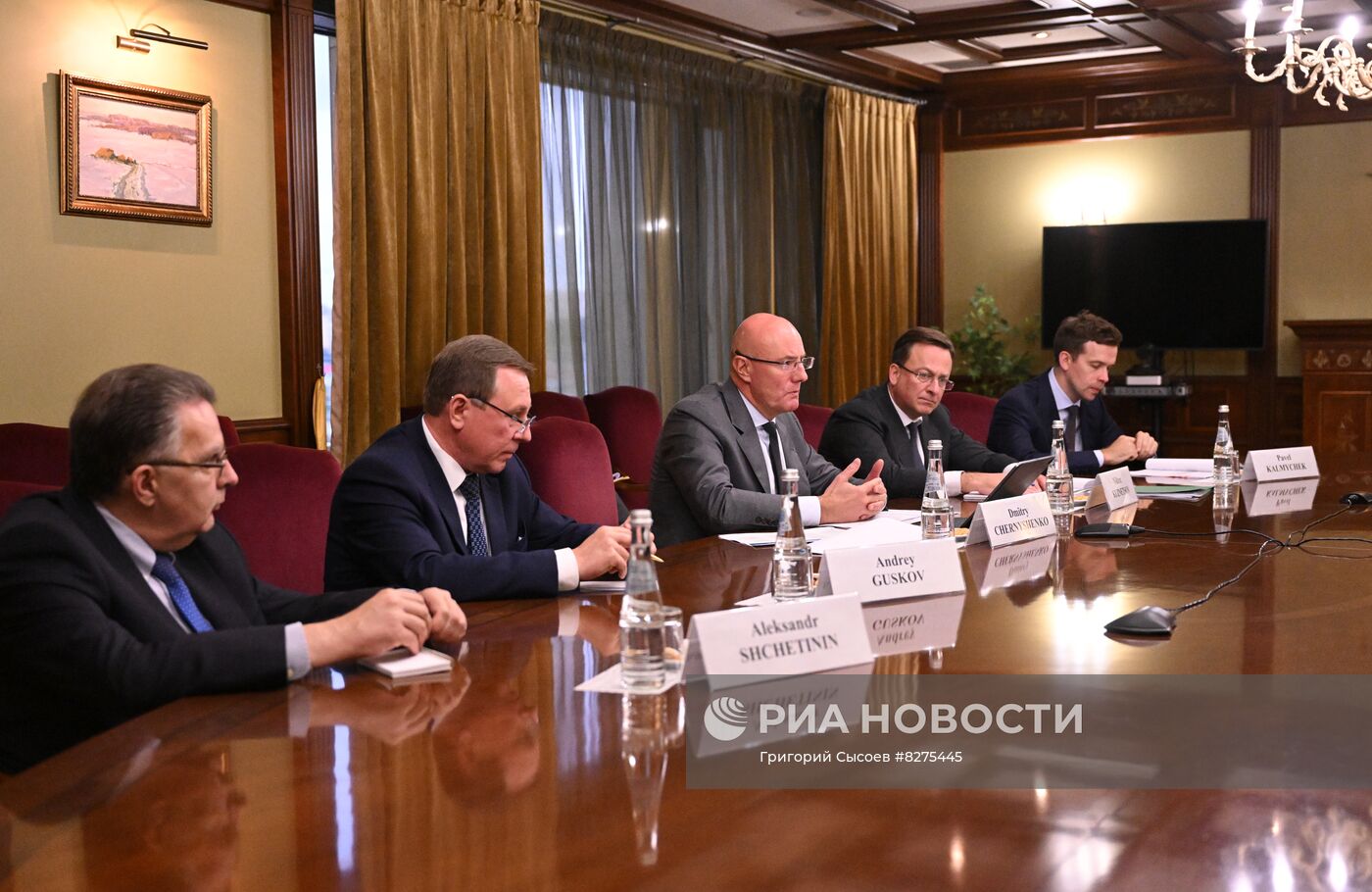 Встреча вице-премьера Д. Чернышенко и посла Кубы в РФ Х. А. Г. Пеньи