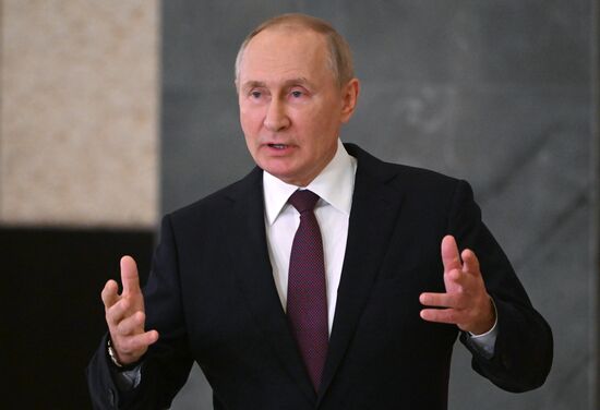 Президент РФ В. Путин принял участие в саммите ШОС