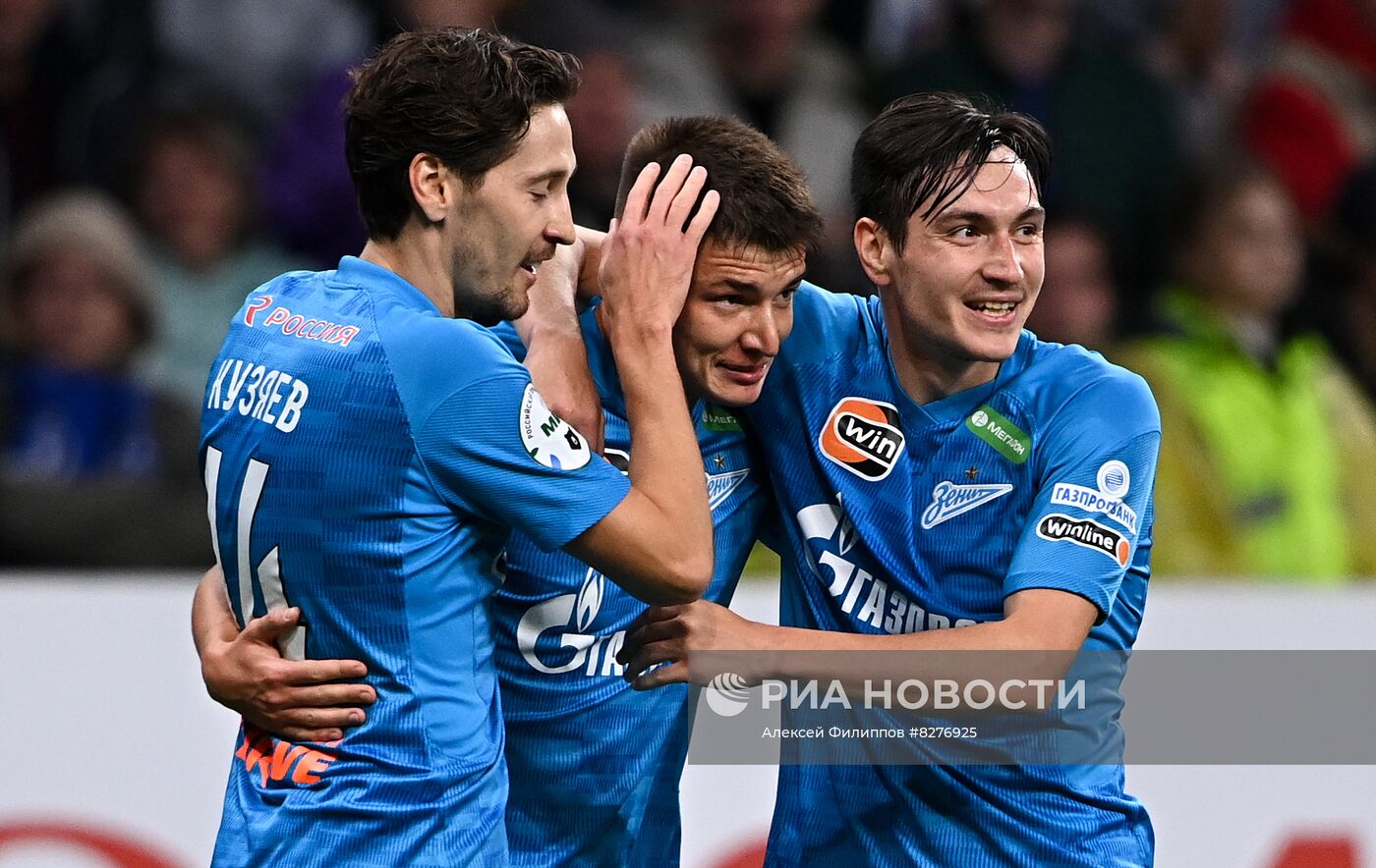 Футбол. РПЛ. Матч "Динамо" - "Зенит"