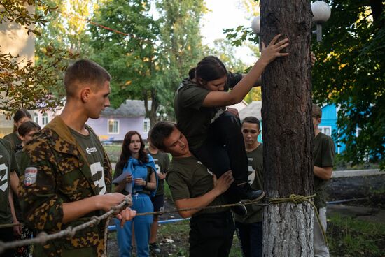 Республиканская военно-спортивная игра для подростков "Зарница" в ЛНР