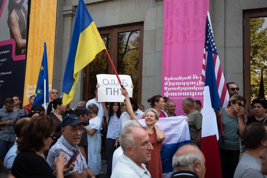 Митинг с требованием выхода из ОДКБ в Ереване