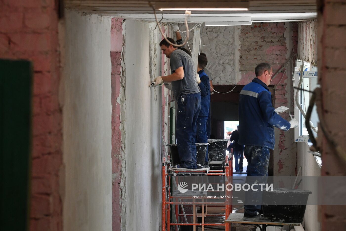 Восстановление школы в Донецке