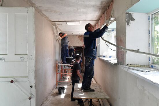 Восстановление школы в Донецке