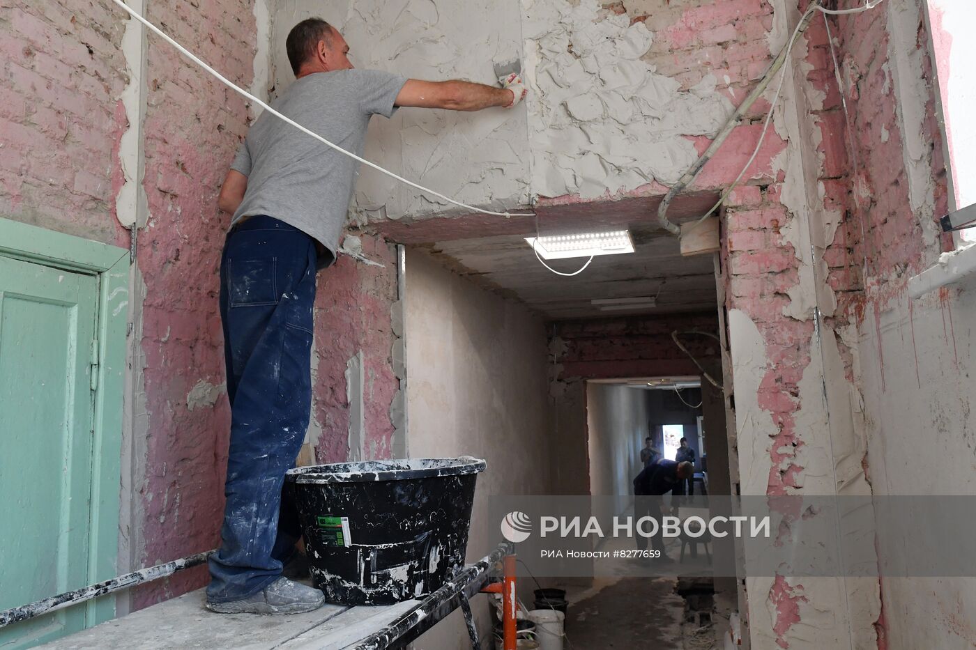 Восстановление школы в Донецке