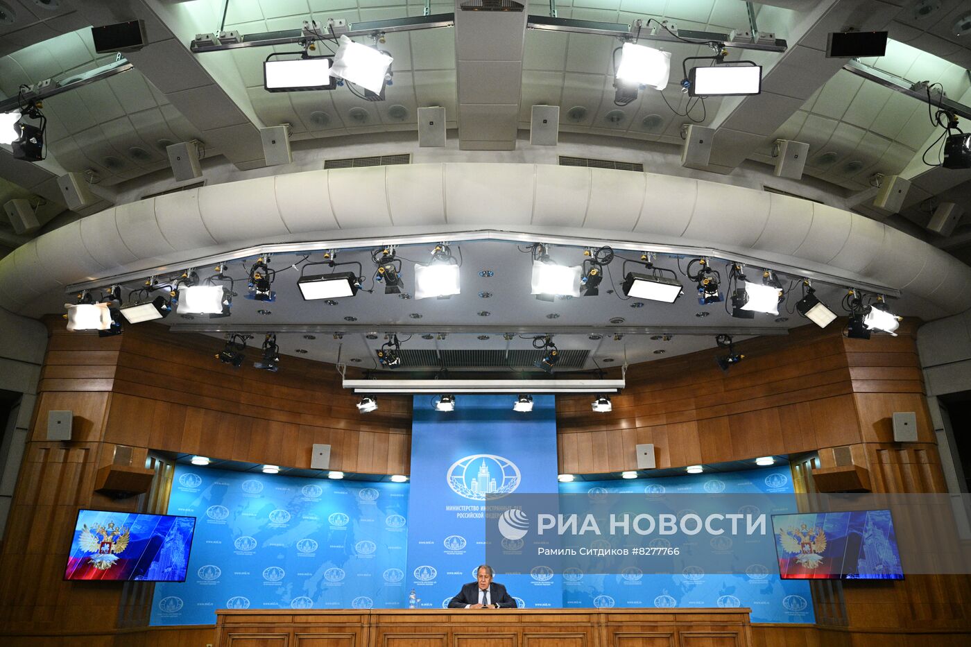 Встреча С. Лаврова с аккредитованными в Москве главами дипмиссий