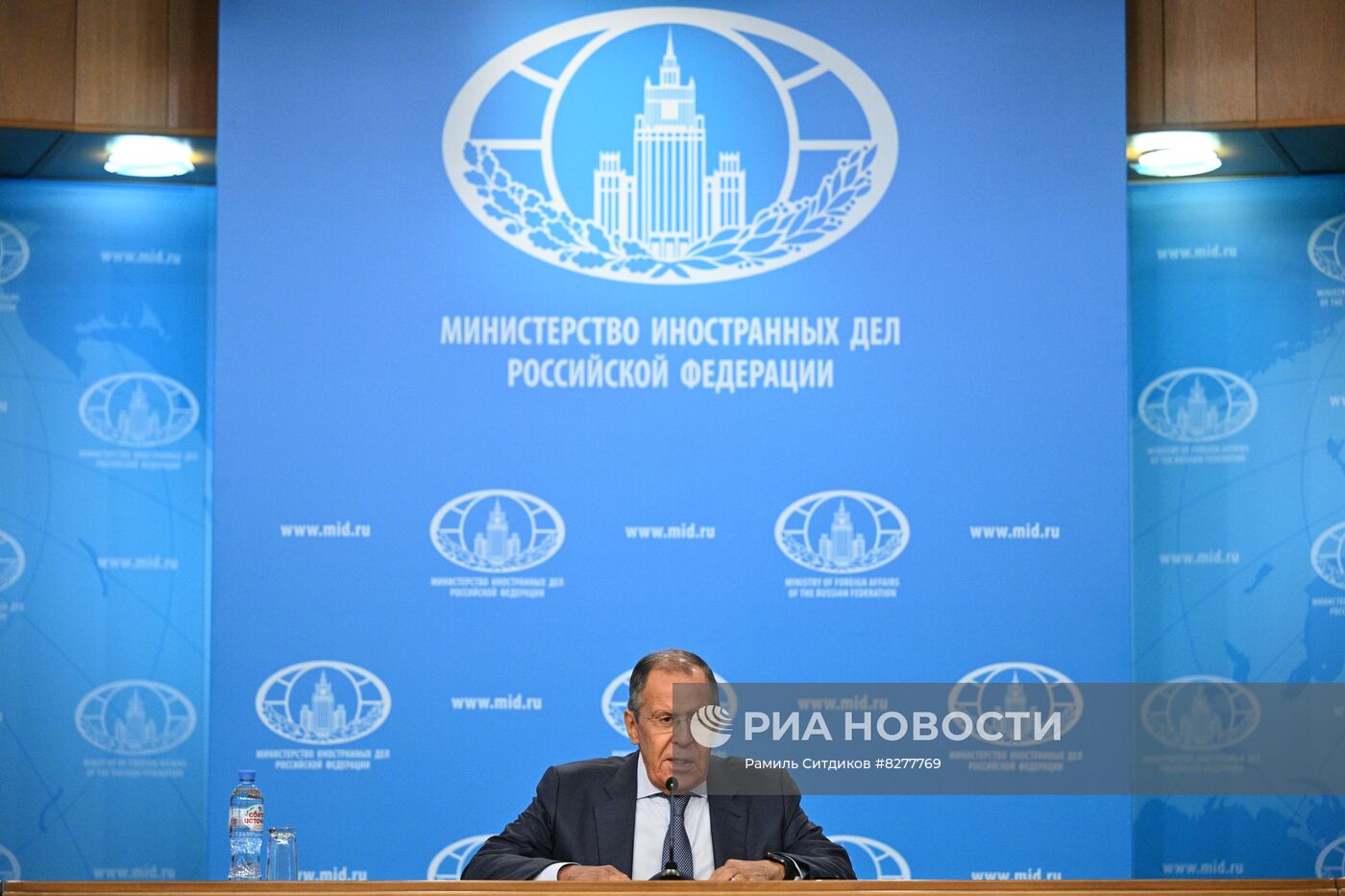 Встреча С. Лаврова с аккредитованными в Москве главами дипмиссий