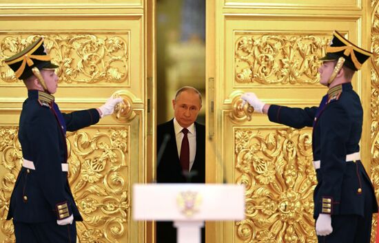 Президент РФ В. Путин принял верительные грамоты у вновь прибывших послов иностранных государств