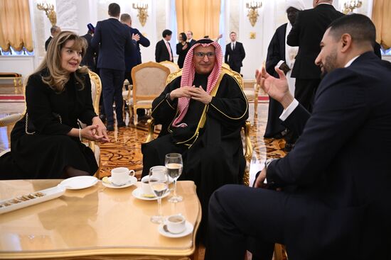 Президент РФ В. Путин принял верительные грамоты у вновь прибывших послов иностранных государств